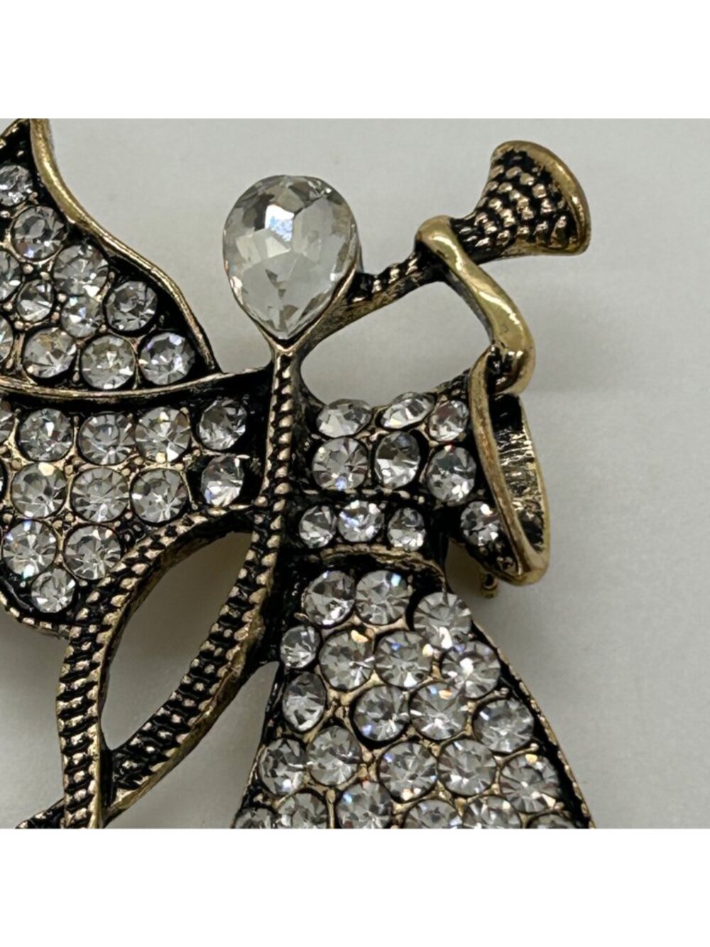 Vintage Monet Brooch Gold Tone Rhinestone Trumpeting Angel Guardian Christmas - Picture 4 of 10